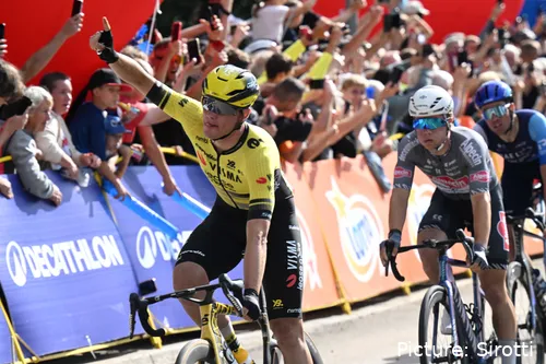 Olav Kooij ganó las dos primeras etapas del Tour de Gran Bretaña 2025