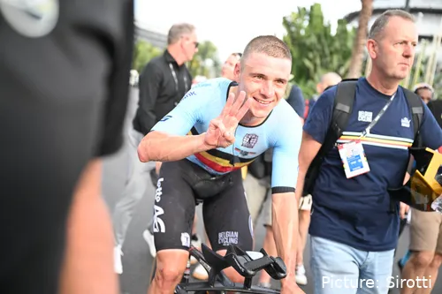 Remco Evenepoel sumó su tercer Mundial Contrarreloj en Kigali