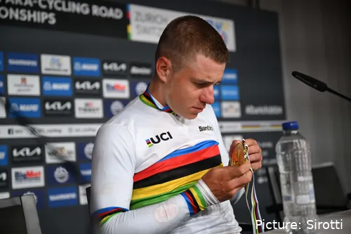 Remco Evenepoel busca su tercer maillot arcoíris consecutivo