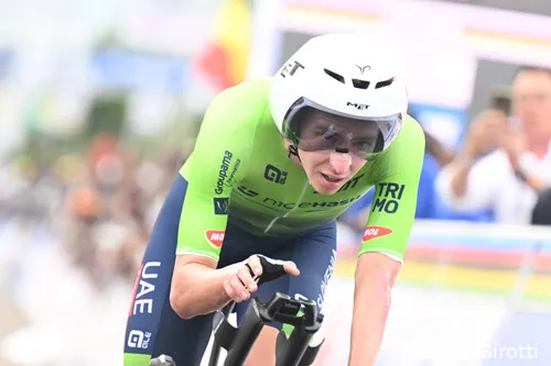 Tadej Pogacar se quedó fuera de las medallas en el Mundial Contrarreloj 2025