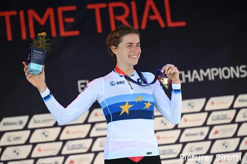 Marlen Reusser voló en el Campeonato de Europa de contrarreloj 2025