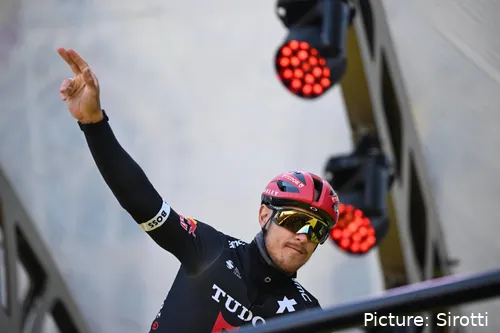 Matteo Trentin, ganador de la París-Tours 2025