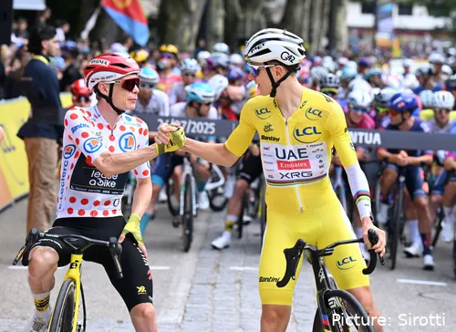 Jonas Vingegaard no sabía nada de la lesión de Tadej Pogacar