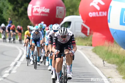 Vegard Stake Laengen forma parte de UAE Team Emirates - XRG desde su creación. La colaboración aún no ha terminado. @Sirotti