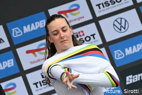 Zoe Backstedt se proclamó campeona del mundo júnior contrarreloj.