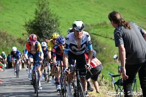 Enric Mas, en la temporada 2025 con Movistar Team