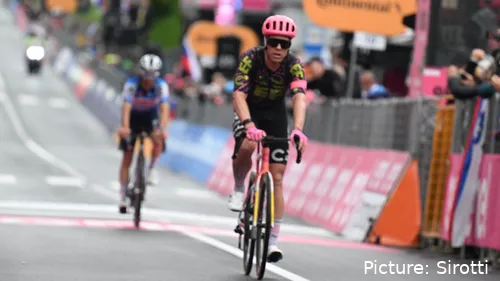 Michael Valgren, con el maillot del EF Education-EasyPost