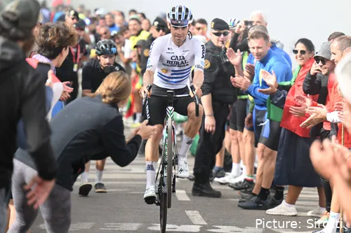 Thomas Silva, campeón de Uruguay, con los colores del Caja Rural.
