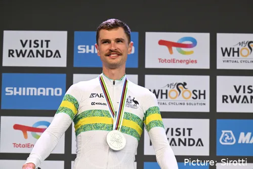 Jay Vine, con la plata del Mundial Contrarreloj de Kigali