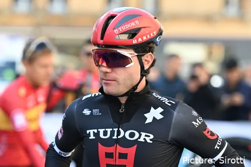 Marc Hirschi, líder absoluto del equipo Tudor. 