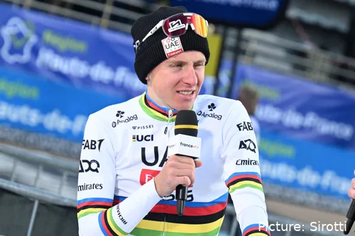 Tadej Pogacar, ciclista del equipo UAE Team Emirates