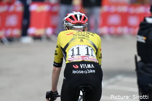 Jonas Vingegaard, en la Vuelta a España con el maillot del Visma - Lease a Bike