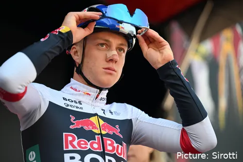 Maxim van Gils, con Red Bull - BORA