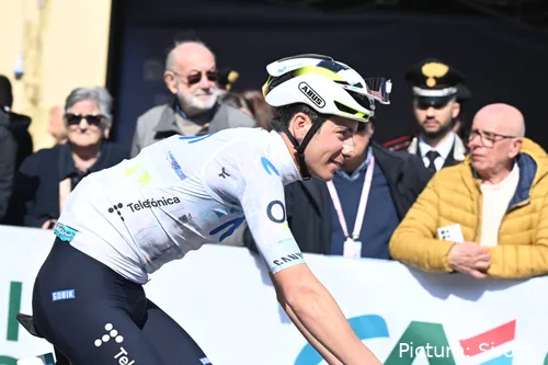 Cian Uijtdebroeks, en la Milán-Turín 2026