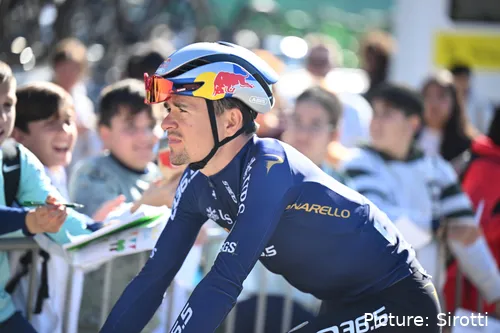 Tom Pidcock en la Vuelta a Andalucia 2026