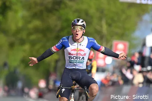 Remco Evenepoel ganó la Amstel Gold Race 2026.