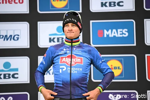 Mathieu van der Poel, en el Tour de Flandes 2026