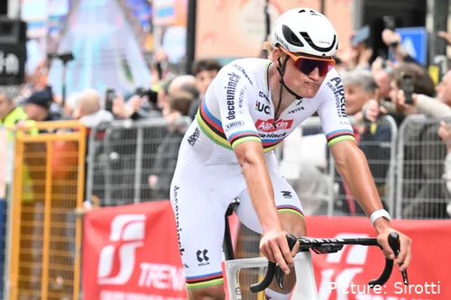 Mathieu van der Poel anda à procura da dureza... ou da etapa 9?