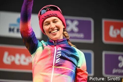 Katarzyna Niewiadomra lidera a Volta a França Feminina à entrada para o último dia