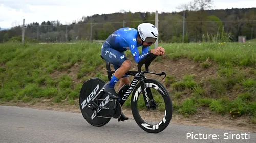 Nelson Oliveira, aqui na Volta a Espanha, continua aos 35 anos a mostrar os seus dotes de contrarrelogista.&nbsp;