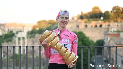 Tadej Pogacar foi o vencedor da Volta a Itália de 2024! Procura agora juntar a Camisola Amarela à Camisola Rosa.