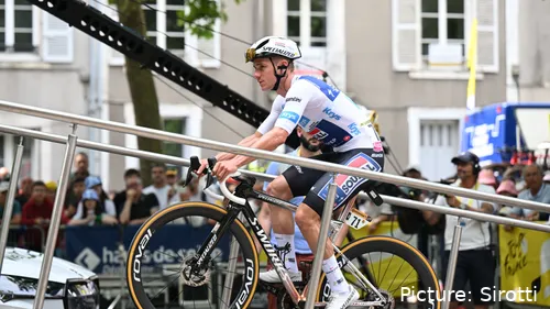 Remco Evenepoel mantem-se firme no pódio após a 11ª etapa