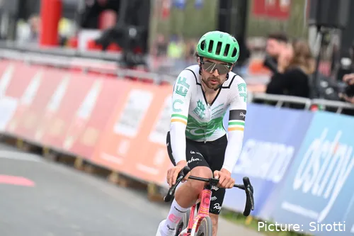 Ben Healy faz 10º na estreia olímpica