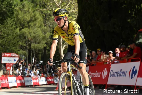 Sepp Kuss está a mais de 8 minutos de Ben O'Connor na classificação geral