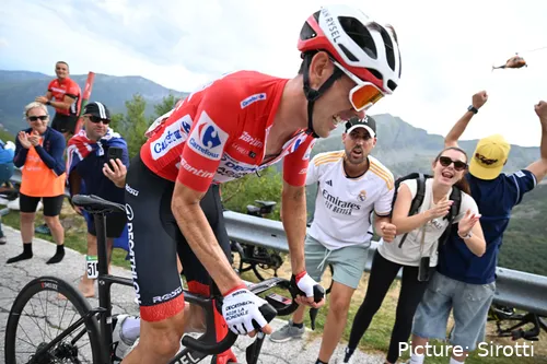 Ben O'Connor conseguiu segurar a camisola vermelha na segunda semana da Vuelta 2024
