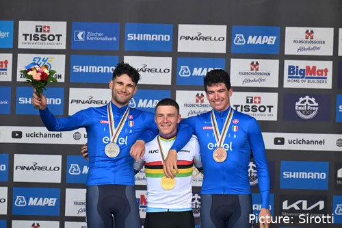 A segunda medalha de ouro conquistada num Campeonato do Mundo de contrarrelógio por Evenepoel