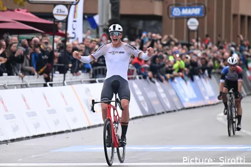 Niklas Behrens surprised to win the under-23 World Championships in Zurich. @Sirotti
