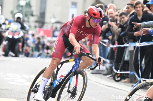 Toms Skujins sobe a terceiro em caso de desclass