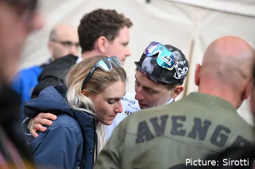 Tadej Pogacar and Urska Zigart after the 2025 Strade Bianche.&nbsp;