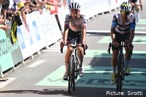 João Almeida e Nelson Oliveira. Uma foto vale mais que mil palavras.