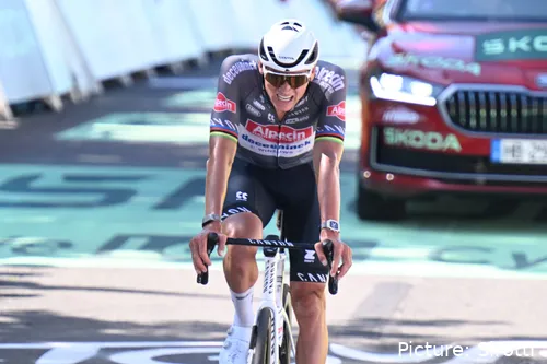 Mathieu van der Poel chegou vazio à meta