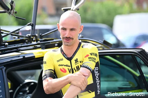 Victor Campenaerts in his Visma kit