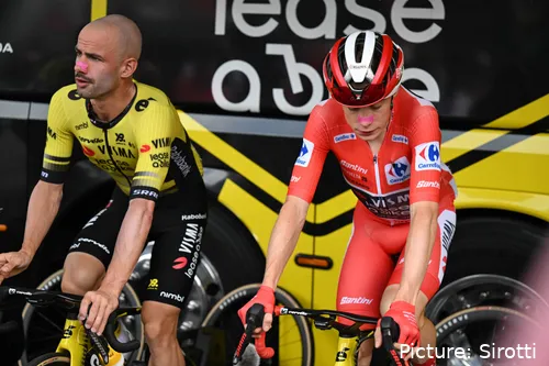 Campenaerts esteve frequentemente ao lado de Jonas Vingegaard em 2025, em cima e fora da bicicleta