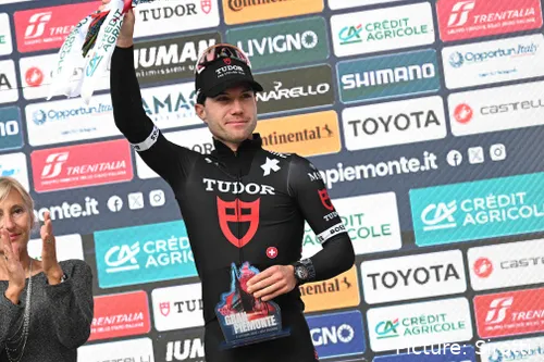 Marc Hirschi will aim to raise hands more often again in 2026