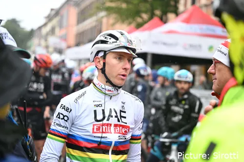 Tadej Pogacar foi uma voz ativa no cancelamento da corrida de 2024, alegadamente com a promessa de que regressaria este ano. @Sirotti