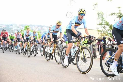 Cian Uijtdebroeks deseja regressar rapidamente à competição com a Movistar Team