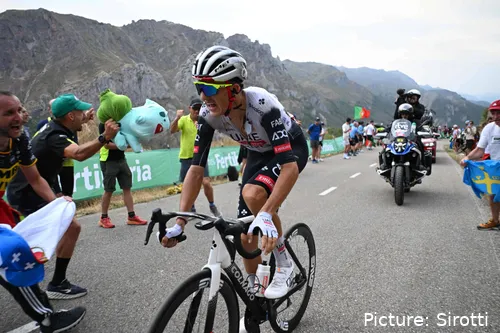Marc Soler, in full flight with UAE Team Emirates XRG