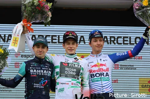 Pódio final Vingegaard Lipowitz Martinez Volta à Catalunha