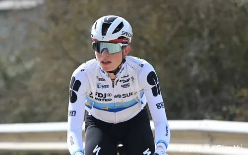 Demi Vollering trains on the gravel ahead of Strade Bianche 2026