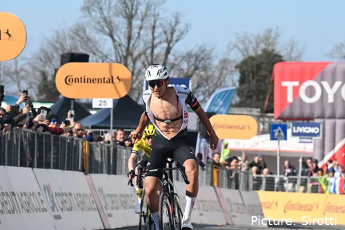 Isaac del Toro gewinnt diesen Mittwoch Milano-Torino