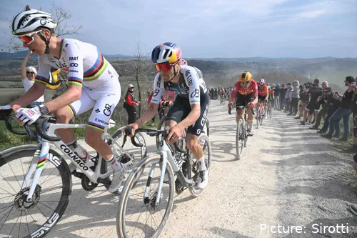 Tadej Pogacar und Tom Pidcock waren die Hauptanimateure der Strade Bianche 2025