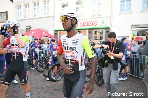 Biniam Girmay wird beim Weltcup in Kigali für Eritrea antreten.