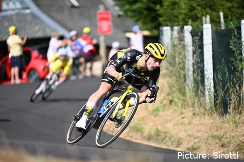 Campenaerts führt Tadej Pogacar bei der Tour de France an