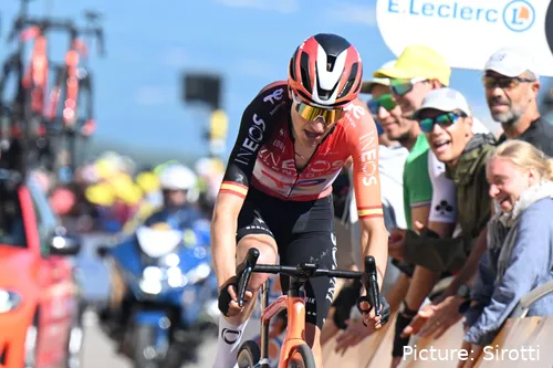 Carlos Rodríguez bei der Tour de France 2025 mit INEOS Grenadiers