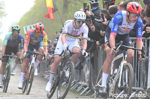 Tadej Pogacar bei Paris-Roubaix 2026