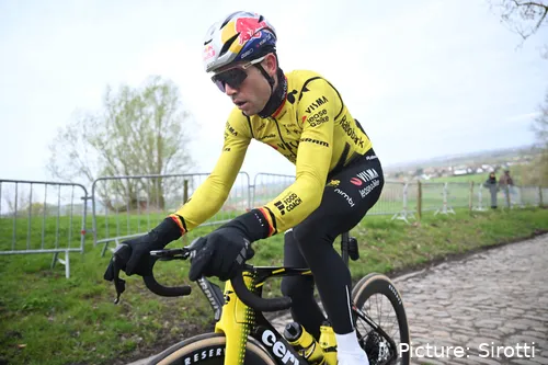 Wout Van Aert zählt bei Paris–Roubaix trotz starker Konkurrenz zu den aussichtsreichen Anwärtern auf den Sieg
